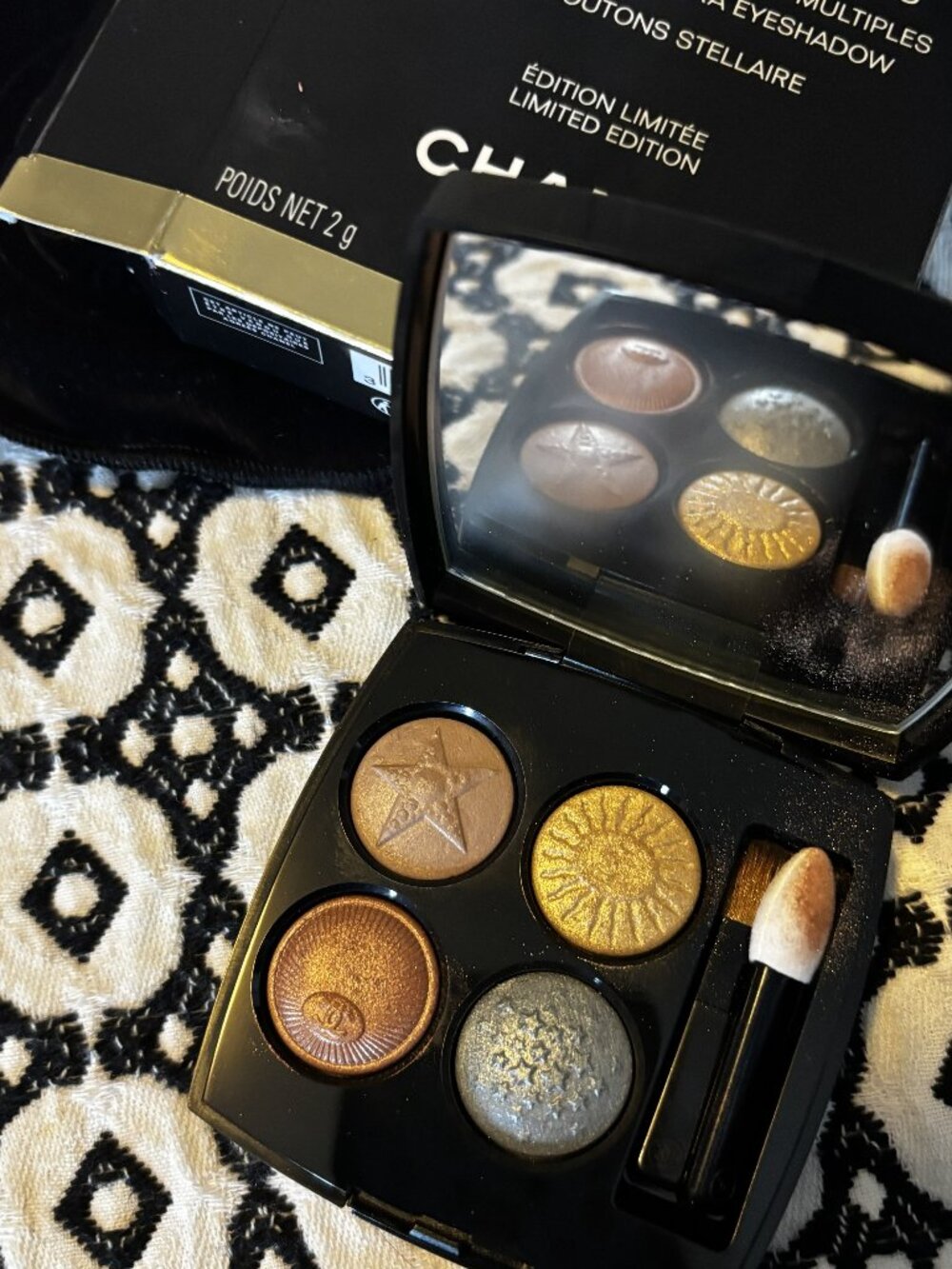 Chanel Les Ombres Boutons in 229 Boutons Stellaire